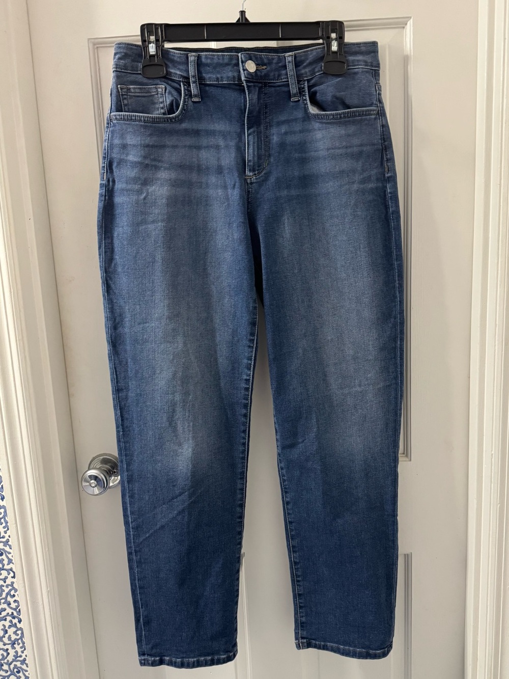 Joe’s Jeans 28 straight leg denim jeans